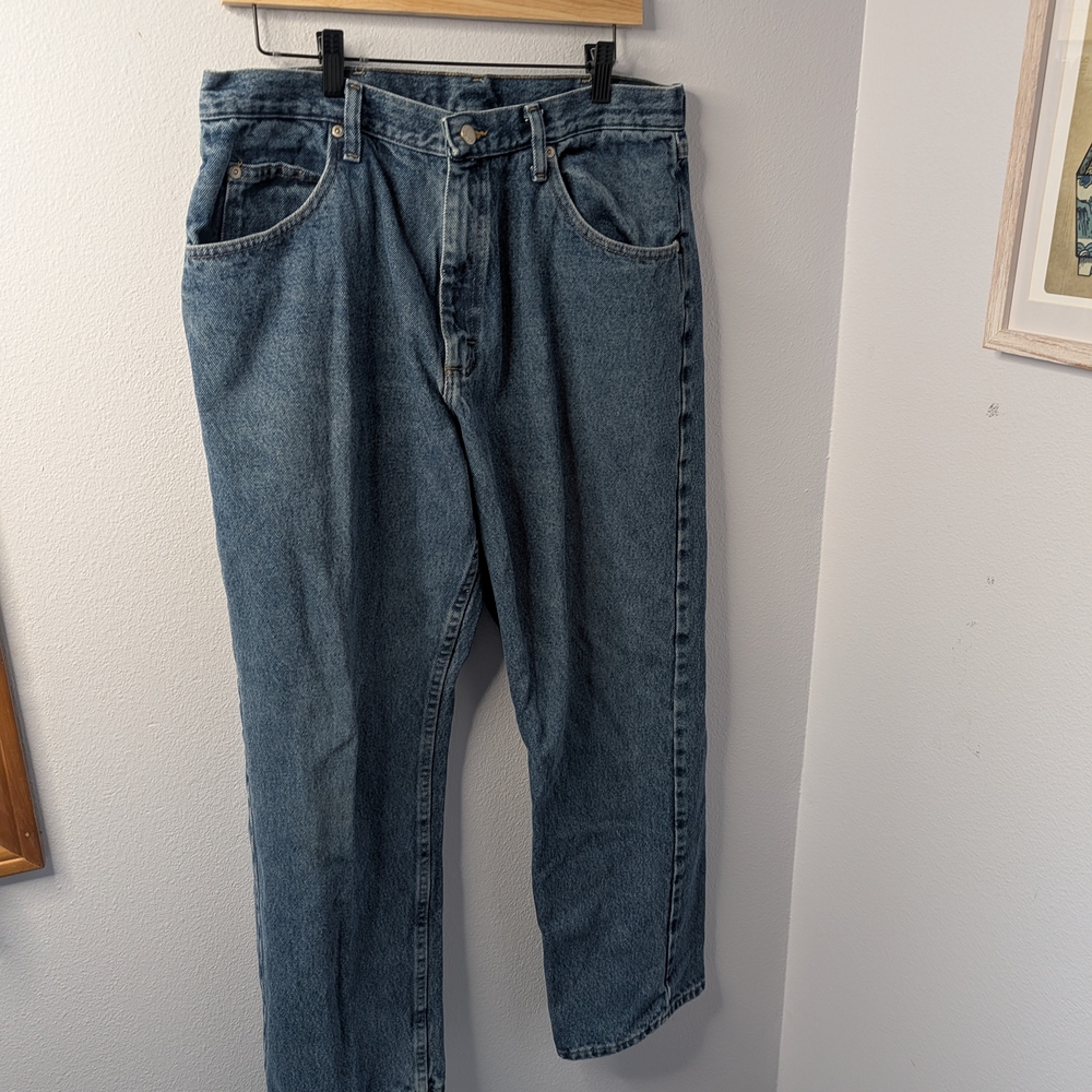 Wrangler 97601DR Relaxed Fit Jeans | Men’s‎ 36x30 | Medium Wash Straight Leg